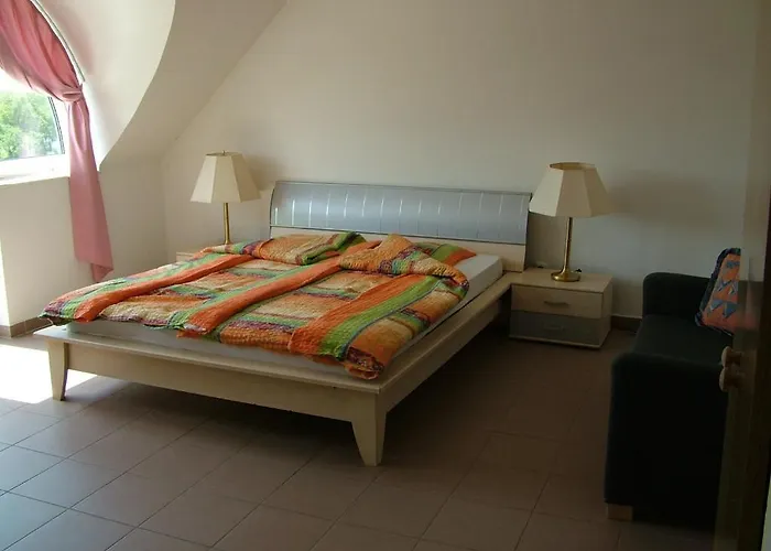 Zoldhaz Bio Panzio Guest house *